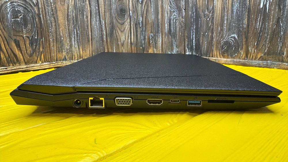 РОЗПРОДАЖ! Надійний Офісний Ноутбук Clevo N850HJ /15.6"/Core i5-7300HQ