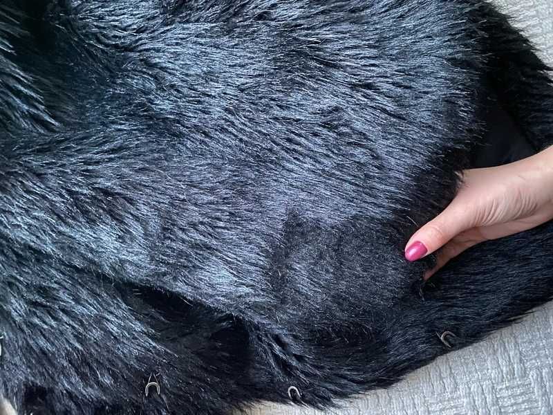 Damskie krótkie sztuczne futro futerko 36 38 S M czarne y2k