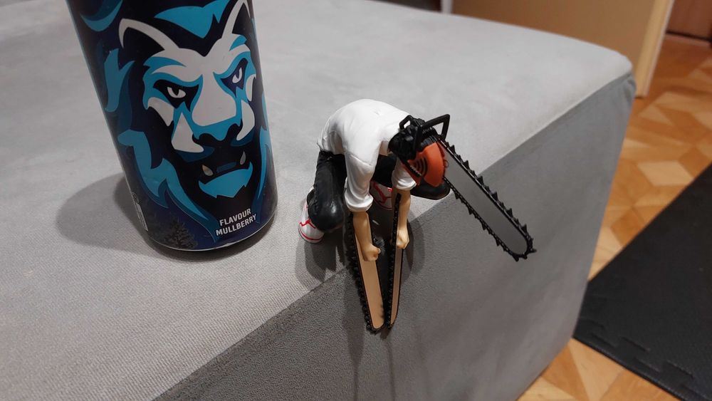 Figurka anime Chainsaw man 14 cm wysokości