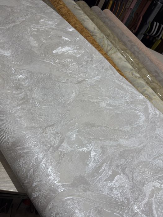 Розпродаж високоякісних метрових шпалер