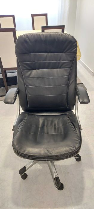 Cadeira de Escritório em pele