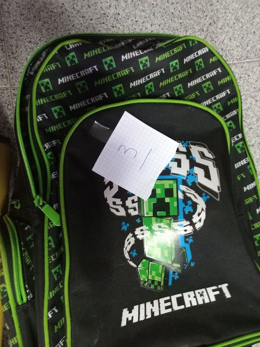 Várias mochilas tudo em bom estado