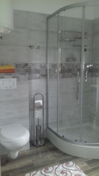 Wolne terminy LATO 2025 Mazury domek letniskowy. Domek szary