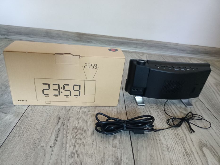 Zegar Z Projektorem Czarny