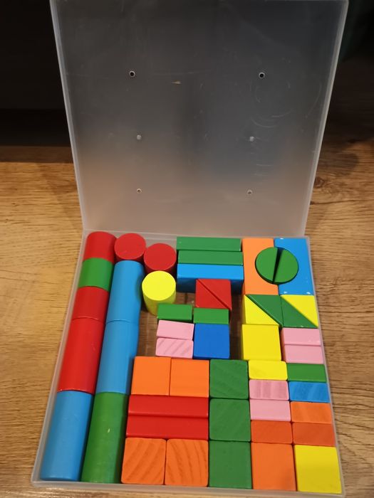 Дитячі дерев'яні кубики