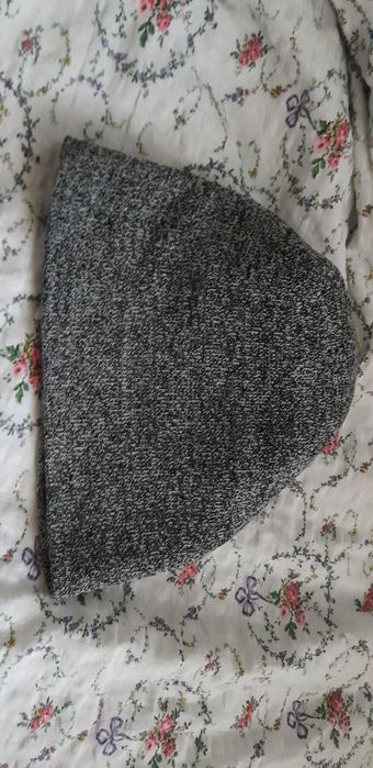 Czapka H&M biała plus szara