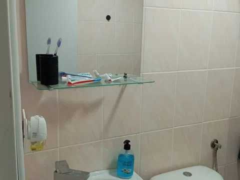 Quarto junto metro Francos