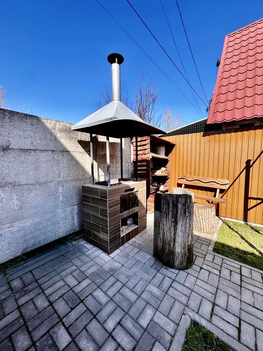 Продаж  2х поверхового будинку в місті, причал # 5, р-н 700 річчя
