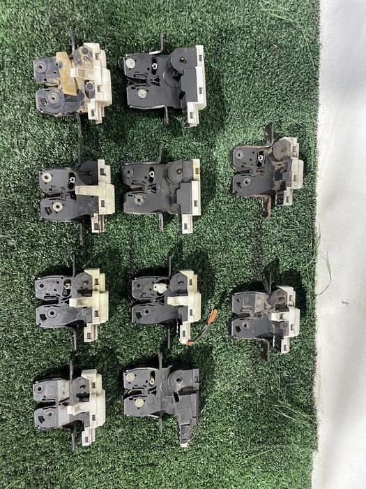 Замок багажника кнопка Renault scenic 2 megane гарантія ! сценік меган