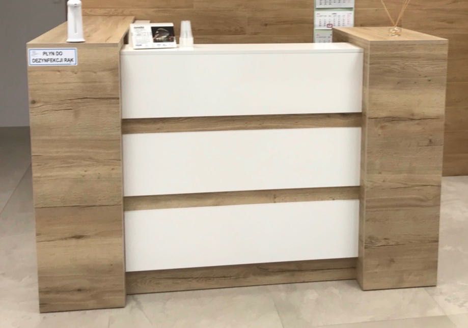 Sprzedam recepcję medyczną- gratis kanapa ecoskóra