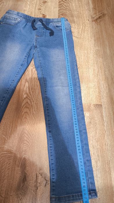 Spodnie jeansowe dziecięce r. 146