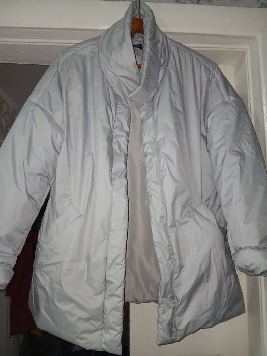 Куртка ніжного кольору