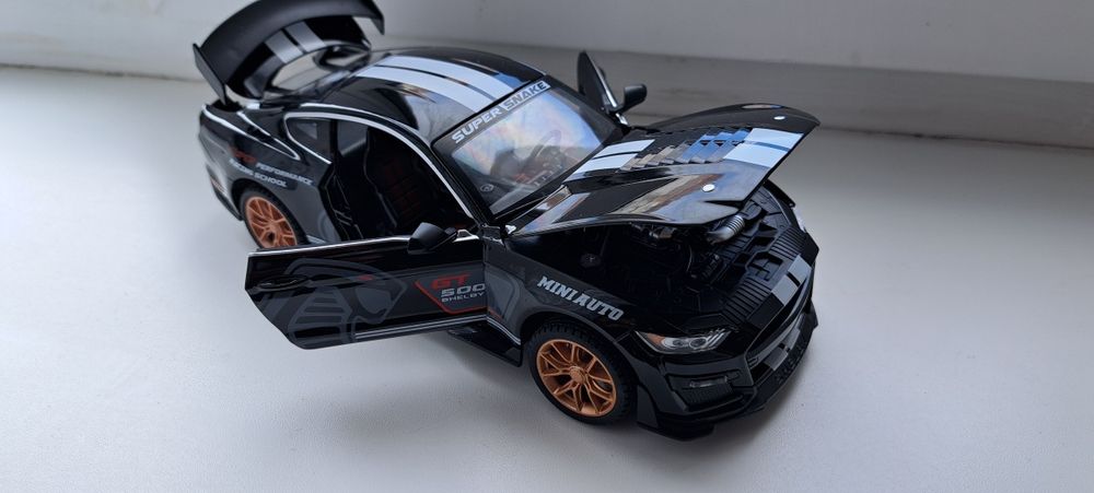 Машинка модель ford mustang shelby gt500