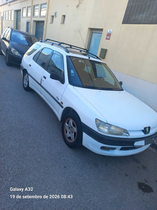 Carro em bom estado do dia a dia