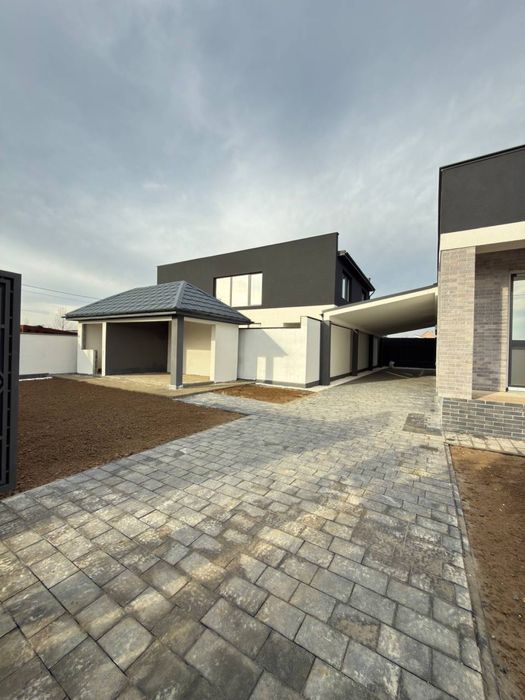 Продаж будинку / Табла