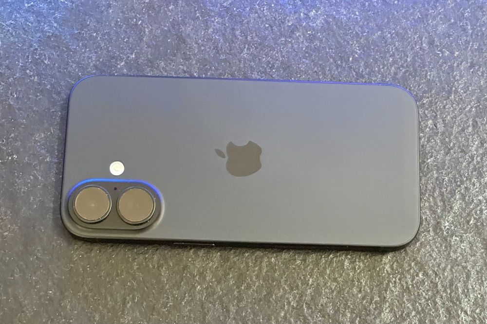 Smartfon APPLE iPhone 16 5G 128GB 6.1" Black / RATY