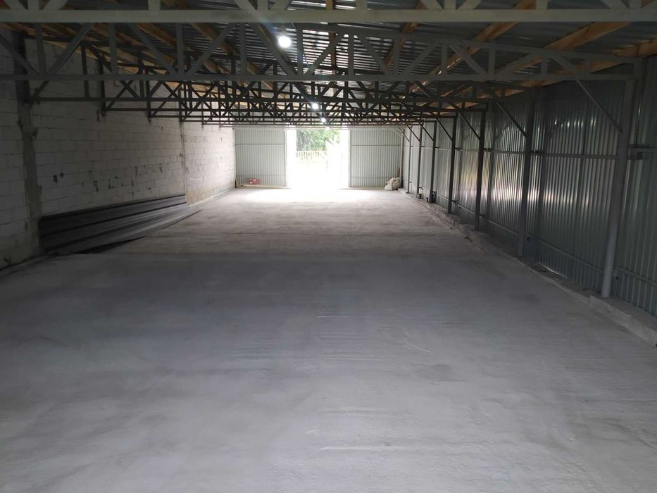 Стоянка під охороною та камерами.