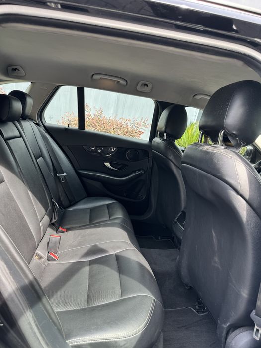 Mercedes 220 Bluetech station