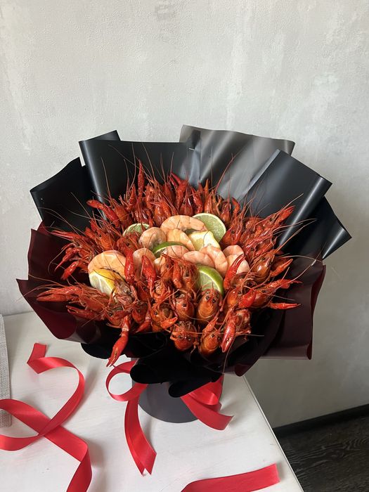 Солодкі подарунки, Букети з ковбаси, Букети чоловічі, мясні букети, Смачні букети Вінниці, букет з раків, букет мужу