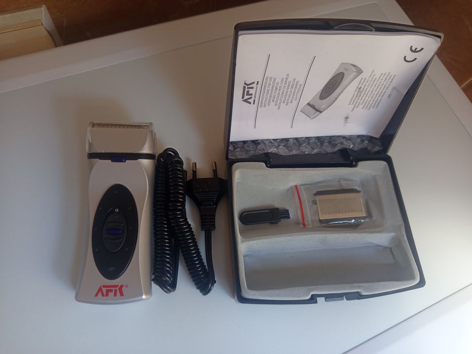 Maszynka do golenia , golarka.