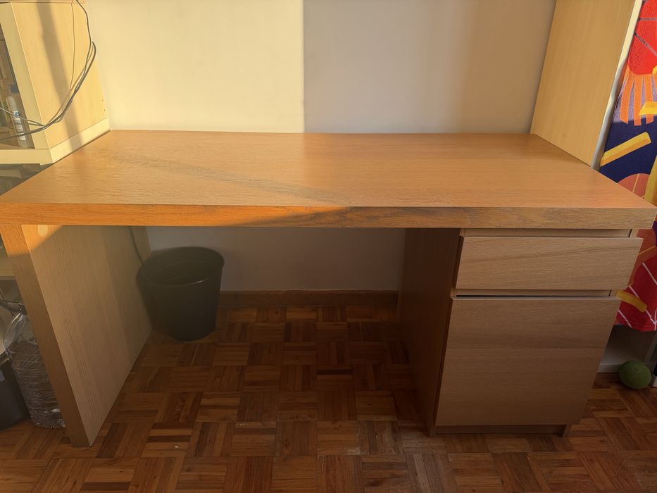 Secretária IKEA Malm em ótimo estado