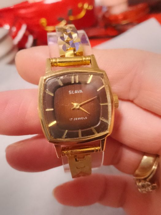 Piękny stary zabytkowy zegarek damski SLAWA 17 Jewels
