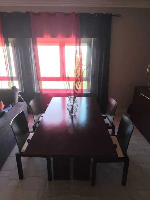 Mesa e 4 cadeiras em Wengué