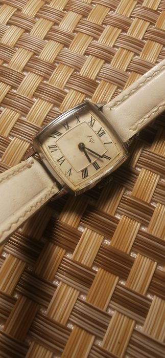 Zegarek damski Łucz