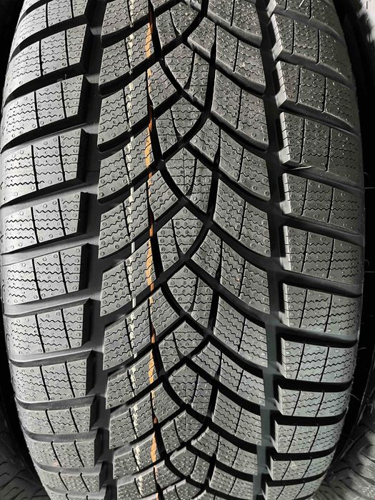 225/55/17 R17 Goodyear Ultra Grip Perfomance GEN1 RSC 4шт новые зима