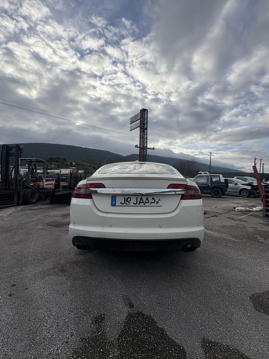 Jaguar XF  S 3.0 V6D Bom estado