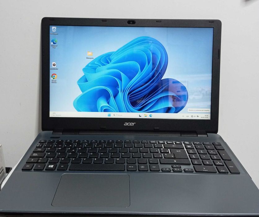 Portátil Acer E5-571