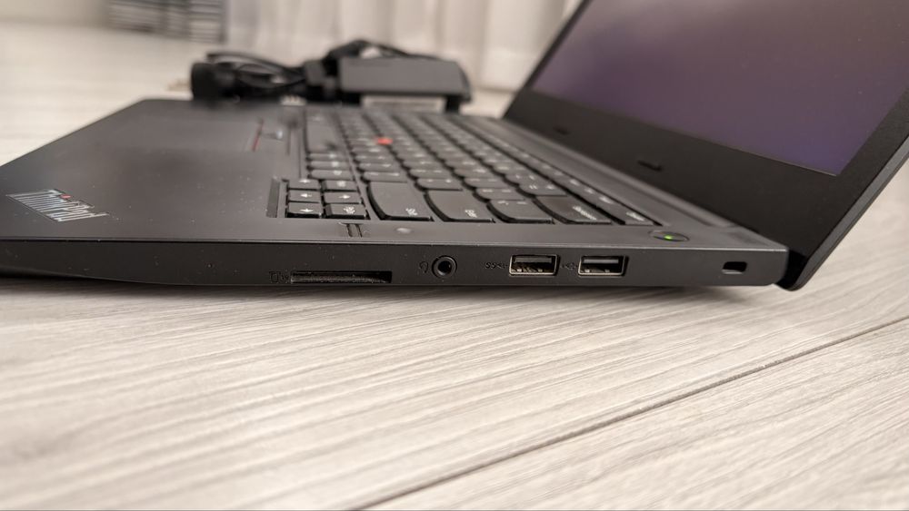 Lenovo ThinkPad E470 i5-7200U 8GB 256GB SSD Windows 10 PRO