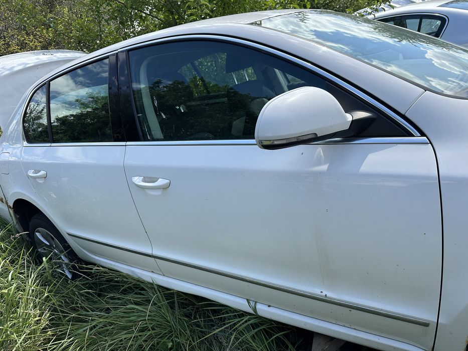 Двери передние задние Skoda Superb 2