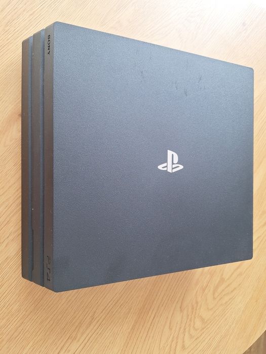 PS4 Pro 1TB +3 gry + 2 pady + stacja | GOTOWY ZESTAW | OKAZJA