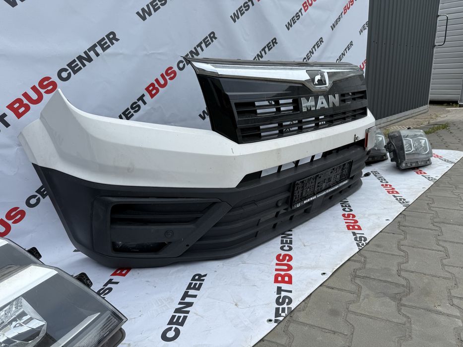 Решітка радіатора  Volkswagen Crafter 2021р MAN TGE Бампер