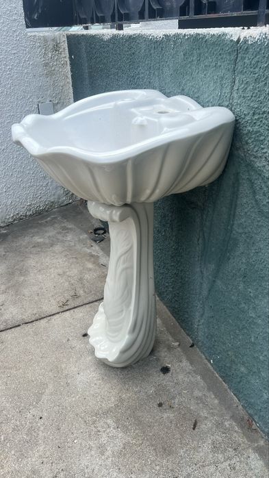 Lavatorio de pedestal