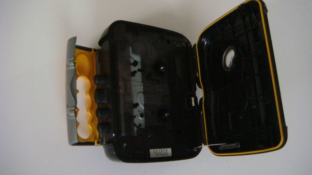 Sony WM-FS220 AM/FM Radio Cassette Player Mega Bass Sports Walkman