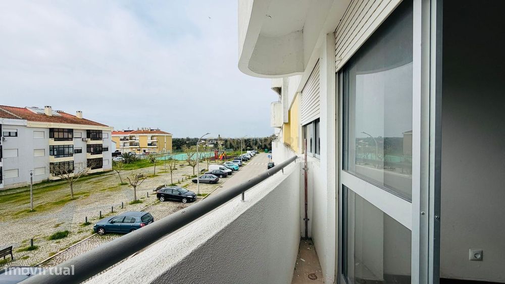 Apartamento T4 com Varanda e Arrecadação, no Centro do Pinhal Novo — Pinhal Novo, Setúbal