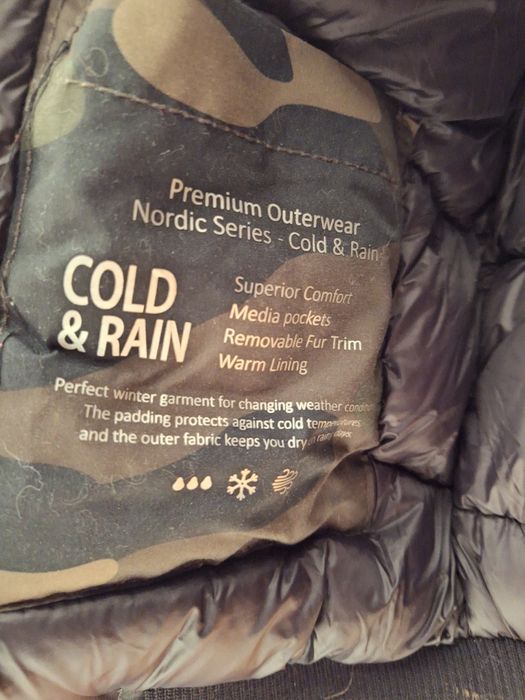 Casaco com Capuz BERSHKA T: XS