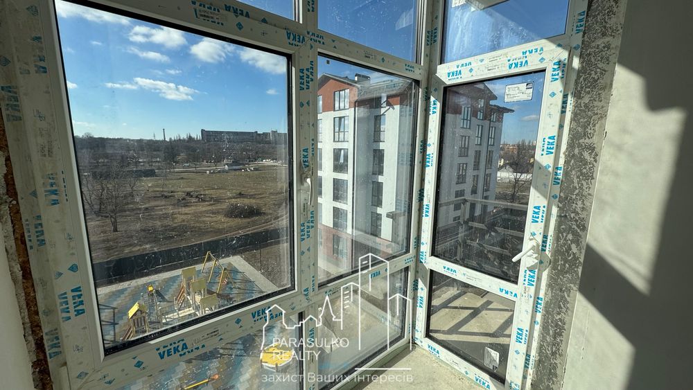 Продам простору  3-х кімнатну квартиру