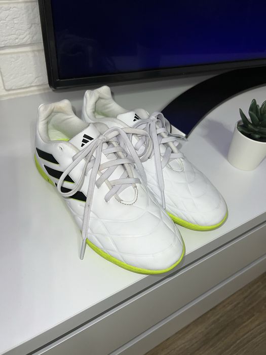 Кеди 40ніжки для футболу