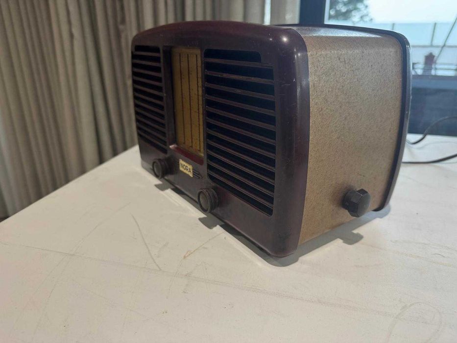 Rádio Antigo NORA W639 - Anos 40/50