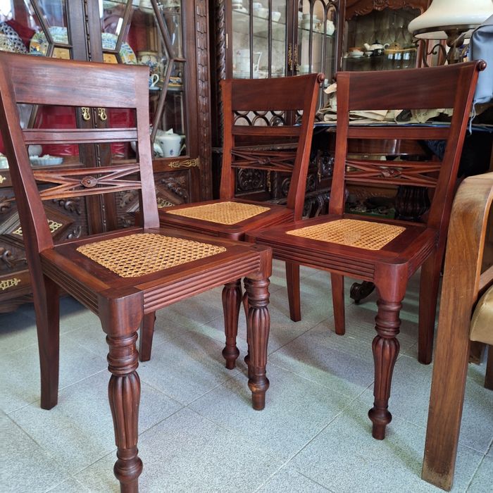 Cadeiras estilo inglês