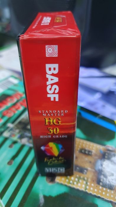 HG 30 VHS C Cassette64552273924482122