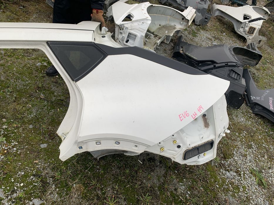 Бік бок часть кузов четверть стойка ланжерон Kia EV-6 В НАЯВНОСТІ
