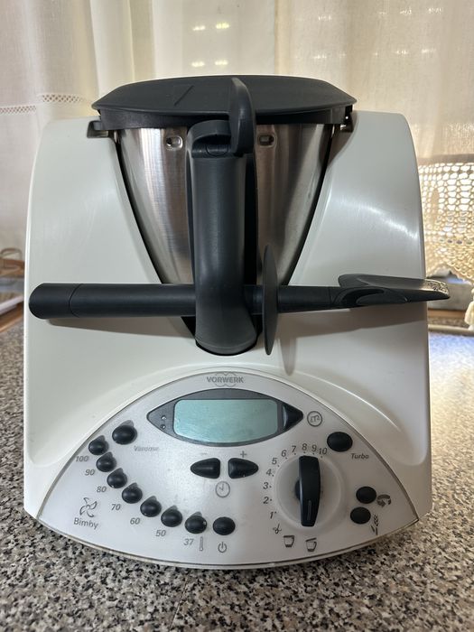 Bimby tm3 com oferta de livro de receitas