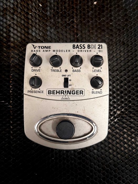 Vendo vários Pedais de Guitarra