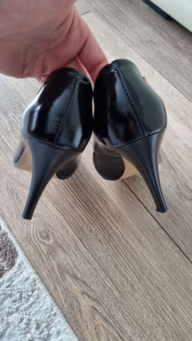 Czarne czółenka szpilki 35