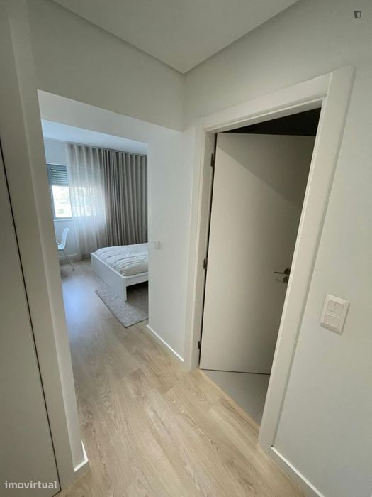 Quarto - localizado em Lumiar Lisbon