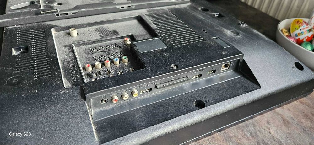 Sony 32' LCD do powieszenia (KDL-32V5610)